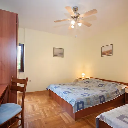 Apartments With Parking Space Bozava, Dugi Otok - 8124 Apartment