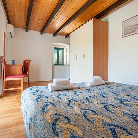With Parking Space Bozava, Dugi Otok - 8124
