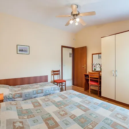 Apartman With A Parking Space Bozava, Dugi Otok - 8124 *